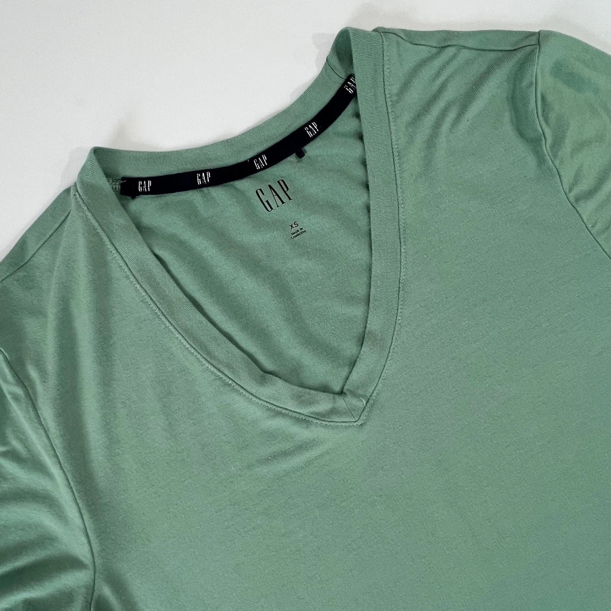 Gap Women's Soft Jersey Relaxed Short Sleeve V Neck Tee Shirt1